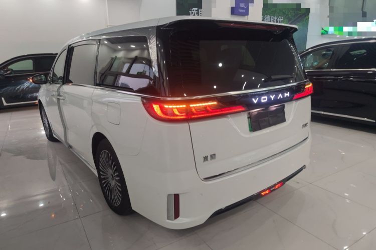 Used VOYAH Dream 2025 PHEV Four-Wheel Drive Prestige Kunpeng Edition