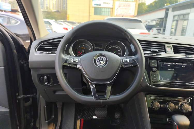 Used Volkswagen Tiguan L 2018 Facelift 330TSI Automatic Two-Wheel Drive Luxury Edition
