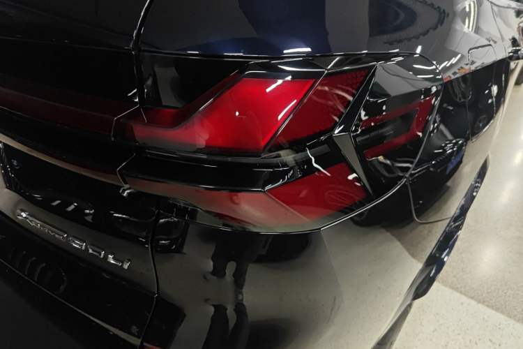 Used BMW X5 2023 xDrive 30Li M Sport Package