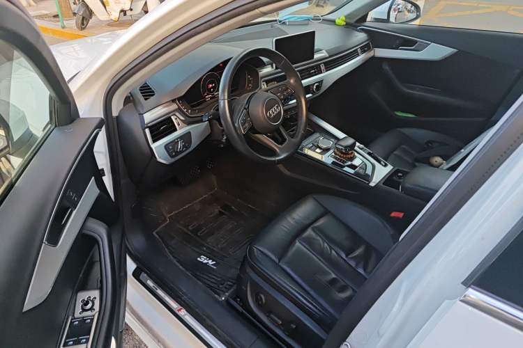 Used Audi A4L 2019 40 TFSI Fashion Edition China VI Emission Standard
