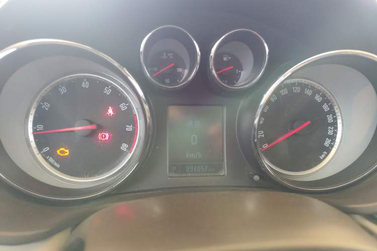 Used Buick Regal 2015 2.0L Leading Fashion Edition
