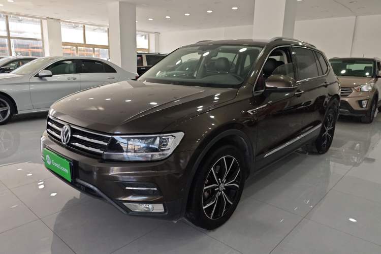Used Volkswagen Tiguan L 2019 330TSI Automatic Two-Wheel Drive Smart Luxury Version China VI Standard
