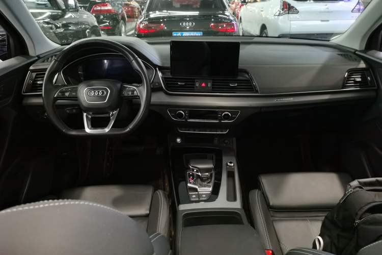 Used Audi Q5L 2022 40T Fashionable and Dynamic Model
