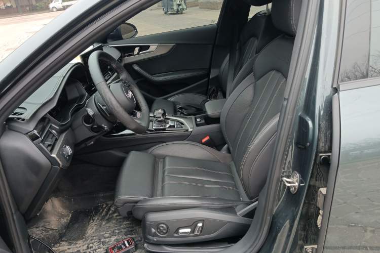 Used Audi A4L 2024 40 TFSI quattro RS Performance Package
