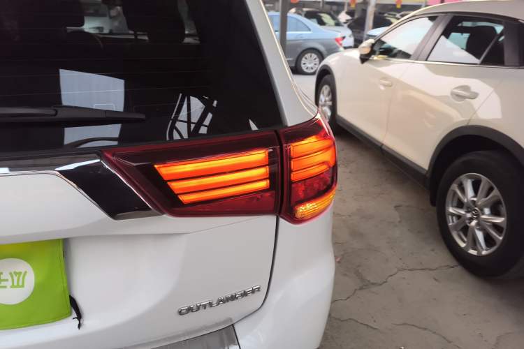 Used Mitsubishi Outlander 2020 2.0L Two-Wheel Drive Enjoyment Version 5 Seats
