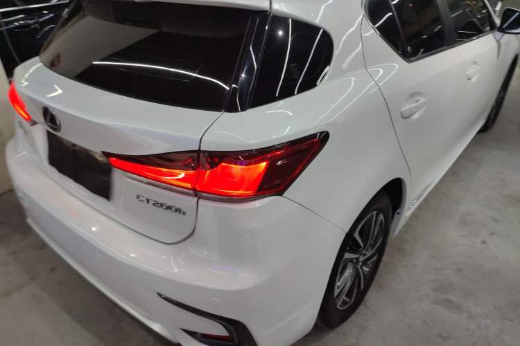 Used Lexus CT 2017 CT200h Elite Edition Monotone China VI
