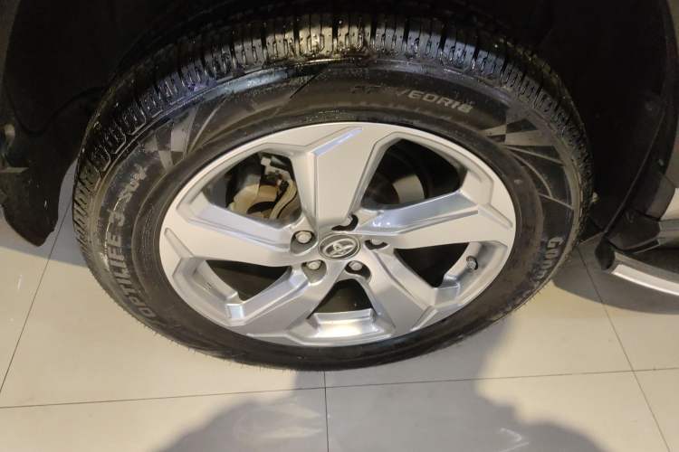 Used Toyota RAV4 2021 2.0L CVT Two-Wheel Drive Fashion PLUS Edition
