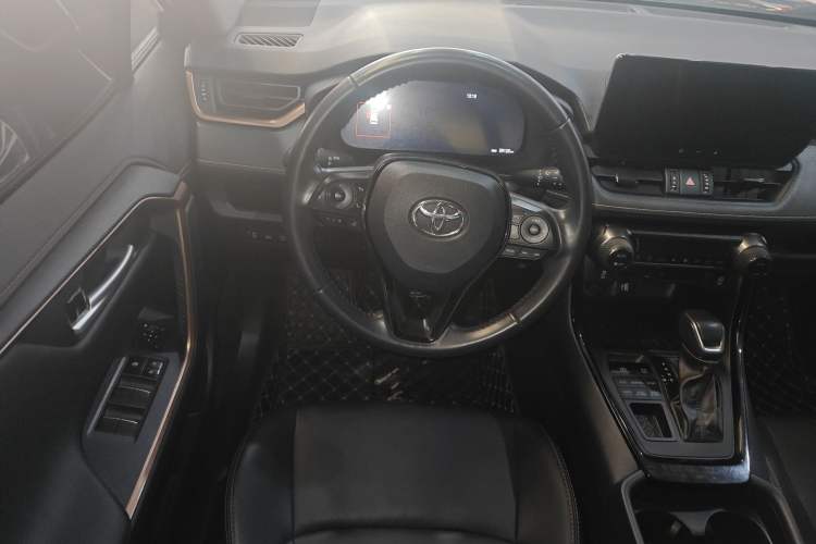 Used Toyota Wildlander 2024 2.0L CVT 4x4 Luxury PLUS Edition