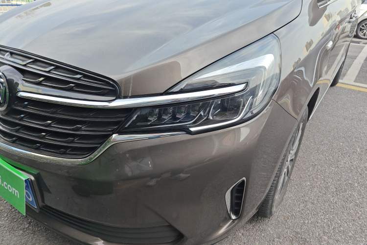 Used Buick GL8 2021 Land Cruiser Executive Class 652T Luxury Model