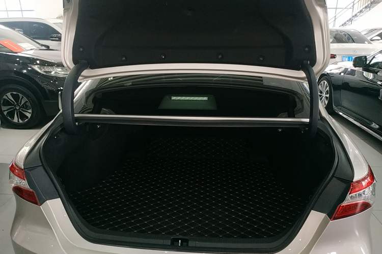 Used Toyota Camry 2019 Revised Version 2.0G Luxury Edition