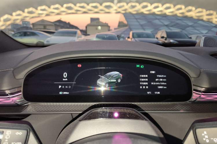 Used Zeekr 7X 2025 100 kWh Long-Range Rear-Wheel Drive with Intelligent Driving Features