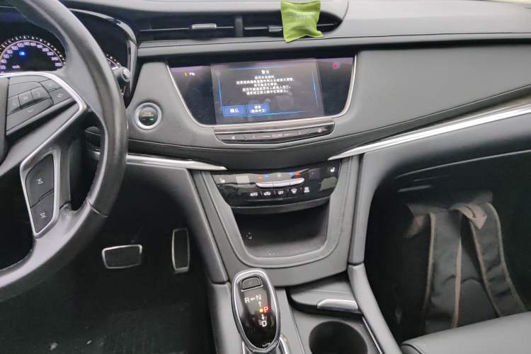 Used Cadillac XT5 2016 25T Luxury Model