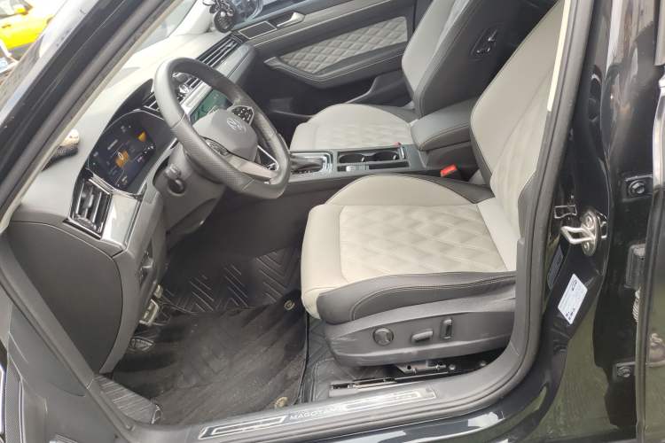 Used Volkswagen Magotan 2023 2 Million Units Limited Edition 330TSI DSG Leading Version
