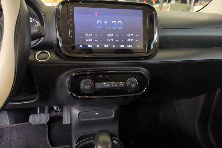 Used Roewe Clever 2021 302 km New Four-Seater Super-Efficient Version
