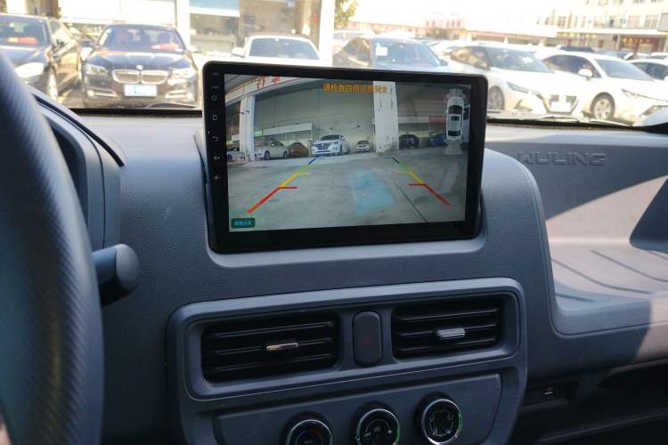 TDK.VehicleDetails.img