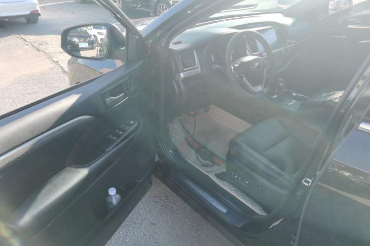 Used Toyota Highlander 2018 2.0T Four-Wheel Drive Ultimate Edition 7-Seater Emission Standard China V
