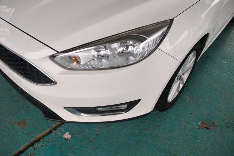 Used Ford Focus 2015 Hatchback EcoBoost 125 Automatic Supreme Style Edition
