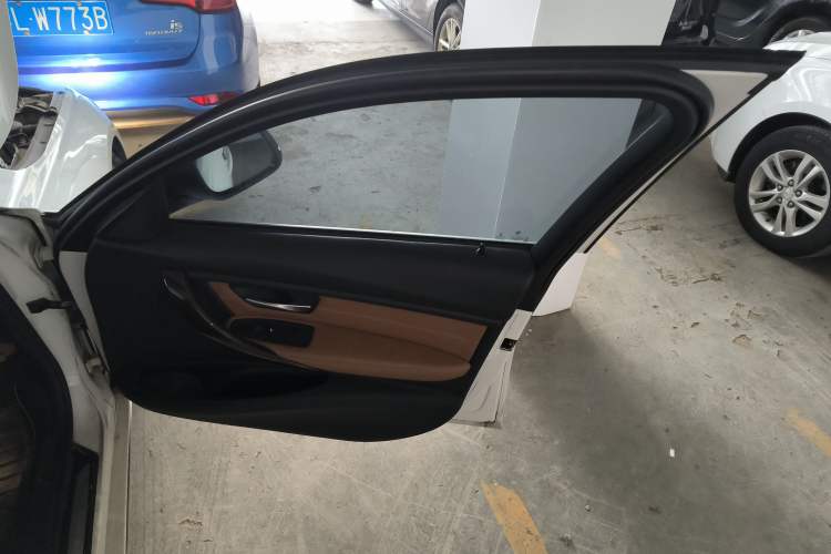 Used BMW 3 Series 2015 320Li Luxury Design Package Premium Edition
