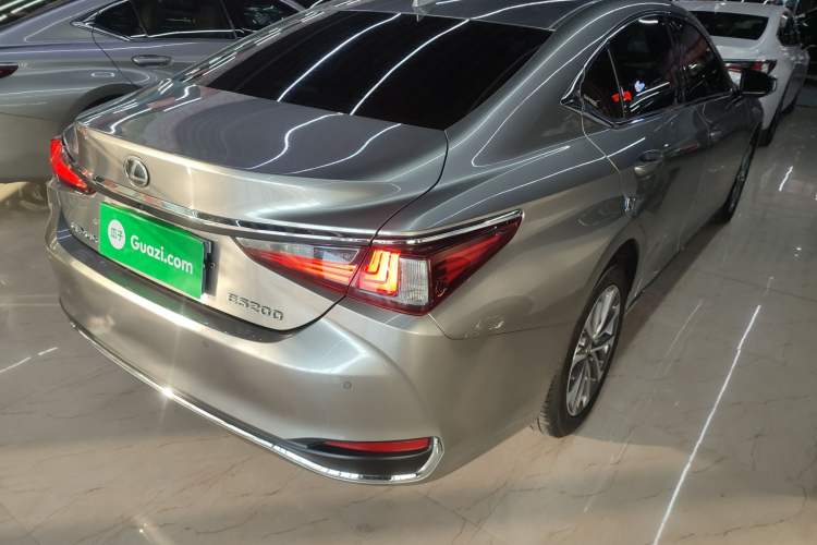 Used Lexus ES 2022 200 Excellence Edition
