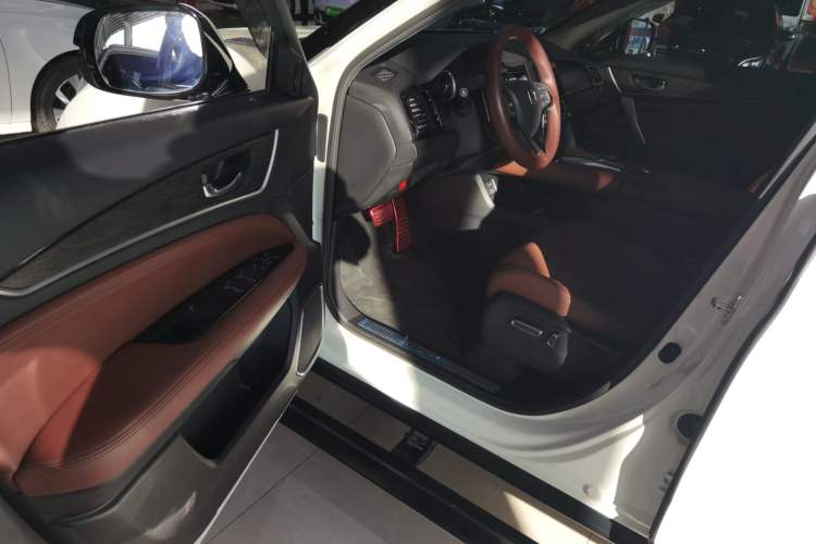 Used Honda UR-V 2020 370TURBO Two-Wheel Drive Luxury Edition
