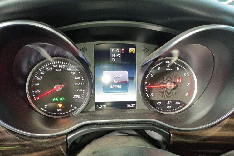 Used Mercedes-Benz V-Class 2017 V 260 Avantgarde Edition
