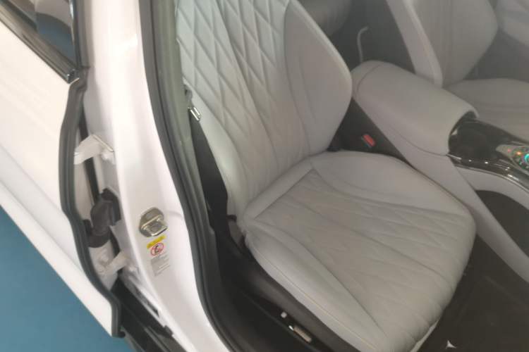 Used BYD Seal 2022 550 km Standard Range Rear-Wheel Drive Prestige Version
