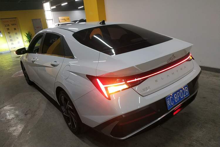 Used Hyundai Elantra 2023 1.5L CVT LUX Prestige Edition