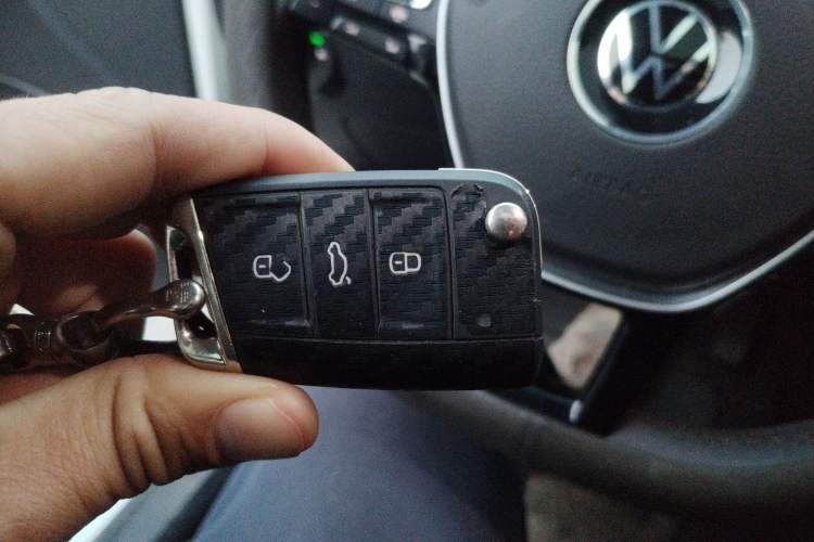 Used Volkswagen T-ROC 2022 280TSI DSG Two-Wheel Drive Elite PLUS