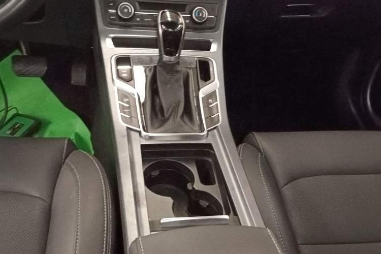 Used Geely Auto Emgrand 2019 Leading Edition 1.5L CVT Luxury Model China VI Standard
