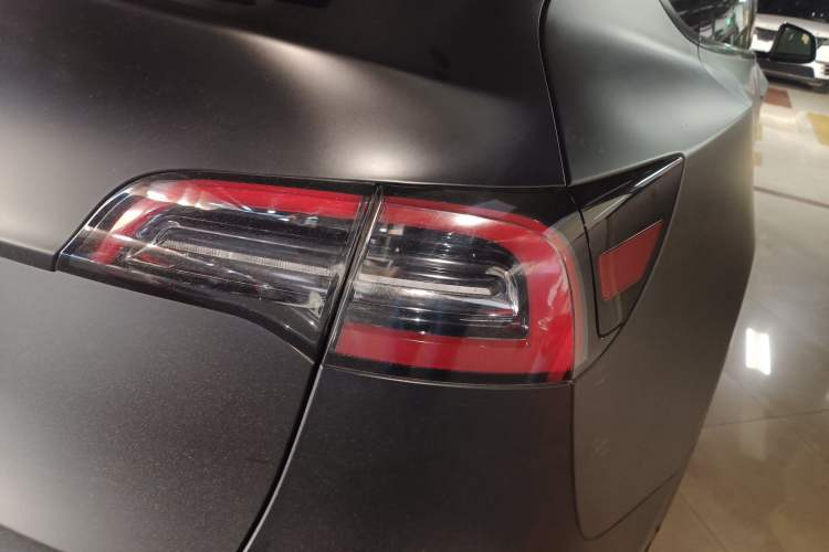 Used Tesla Model Y 2023 Long-Range All-Wheel-Drive Version