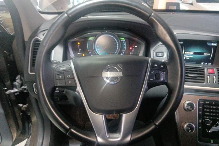 Used Volvo XC60 2015 T5 Smart Upgrade Model
