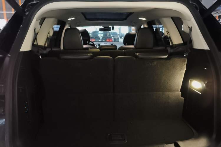 Used Ford Edge 2015 2.0T GTDi Four-Wheel Drive Prestige Model
