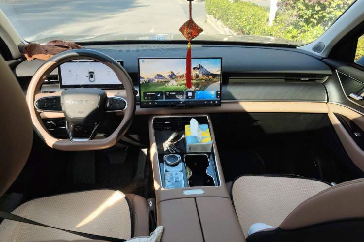 Used Chery Tiggo 8 L 2024 2.0T Two-Wheel-Drive Luxury Version 7 Seats
