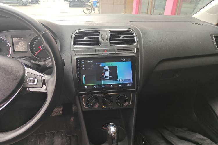 Used Volkswagen Polo 2016 1.6L Automatic Comfort Model
