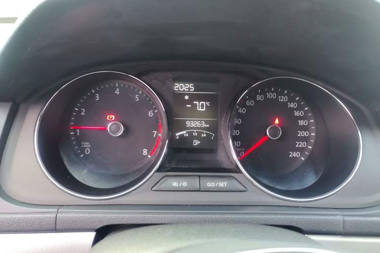 Used Volkswagen Gran Lavida 2015 1.6L Manual Comfort Edition