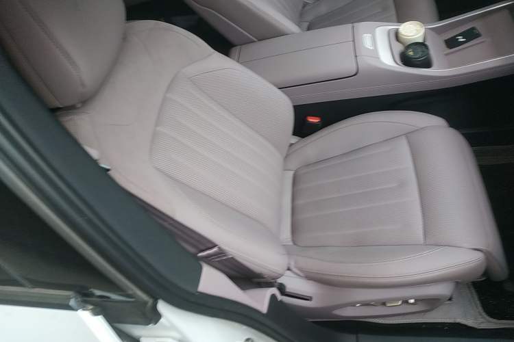 Used ONVO L60 2024 60 kWh Rear-Drive Version