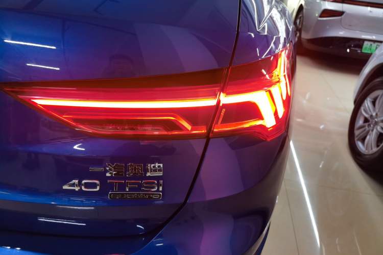 Used Audi Q3 2019 40 TFSI Fashion Dynamic Model