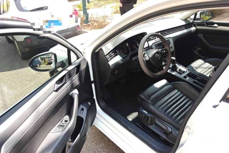 Used Volkswagen Variant 2017 380TSI Two-Wheel Drive Comfort Edition
