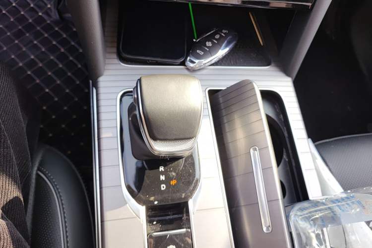 Used Hongqi HS7 PHEV 2024 2.0T PHEV Four-Wheel Drive Flagship Edition 6 Seats
