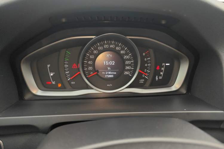 Used Volvo S60 2015 S60L 2.0T Zhiyuan Edition
