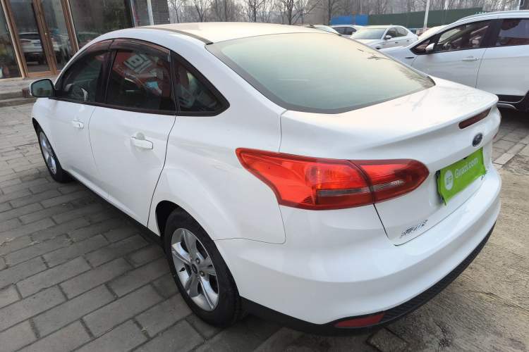 Used Ford Focus 2015 Sedan 1.6L Manual Comfort Model
