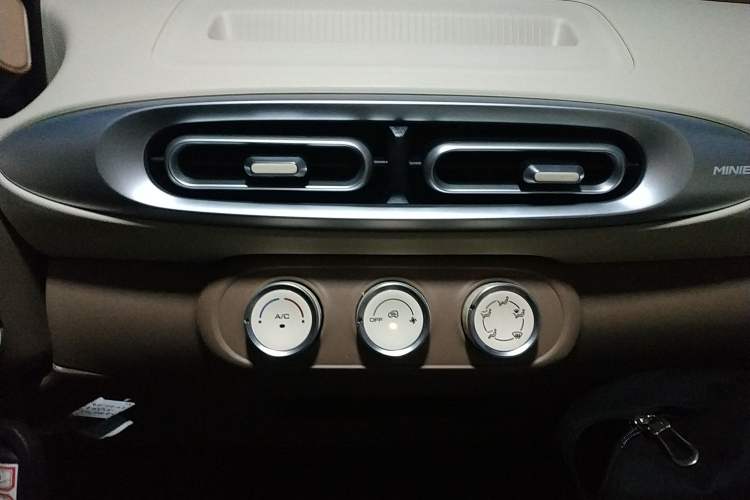 Used Wuling Hongguang MINIEV 2025 Four-Door Version Advanced Edition
