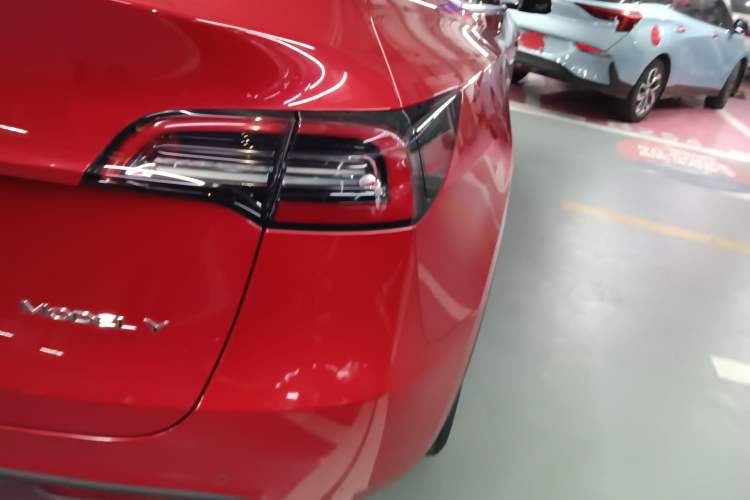 Used Tesla Model Y 2021 Standard Range Rear-Wheel Drive Version
