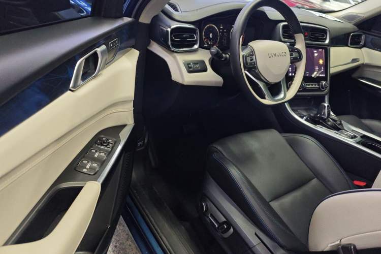 Used Lynk & Co 01 2019 2.0T Two-Wheel Drive Zhaopu Version China VI Standard
