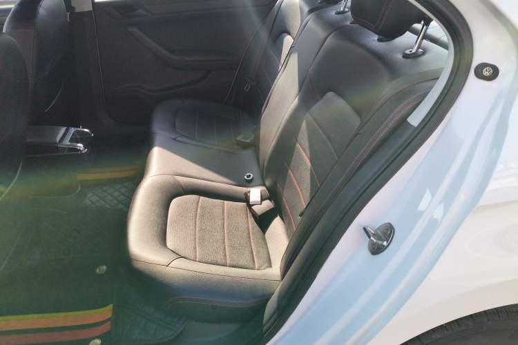 Used Volkswagen Jetta 2015 1.6L Manual Fashion Edition