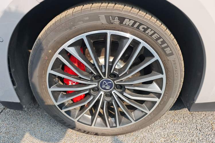 Used BYD Han 2025 EV with 701 km of Laser Radar-Enabled Intelligent Driving