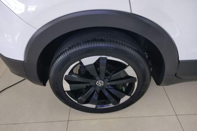 Used Volkswagen Tacqua 2023 200TSI DSG Joy-Connect Edition
