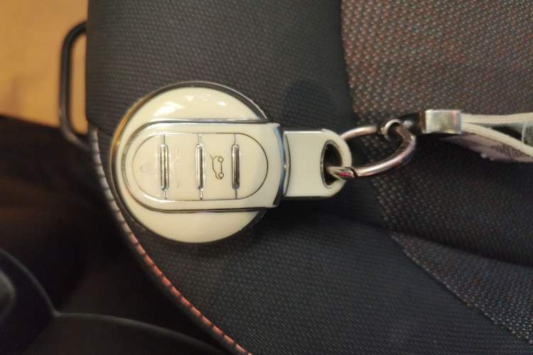 Used  MINI 2016 1.2T ONE Pioneer Edition Five-Door Version
