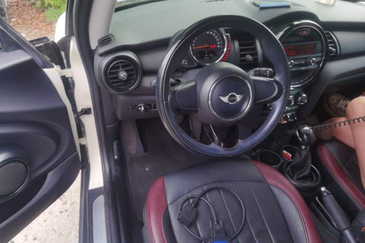 Used  MINI 2014 1.2T ONE
