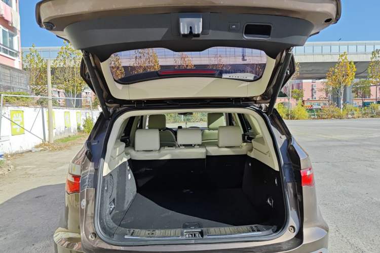 Used Zotye T700 2017 1.8T Dual-Clutch Prestige Model
